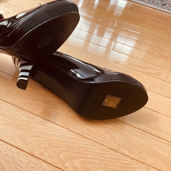 Brand New Funtasma heels faux leather with suit patterns- size 10. - Picture 5 of 7